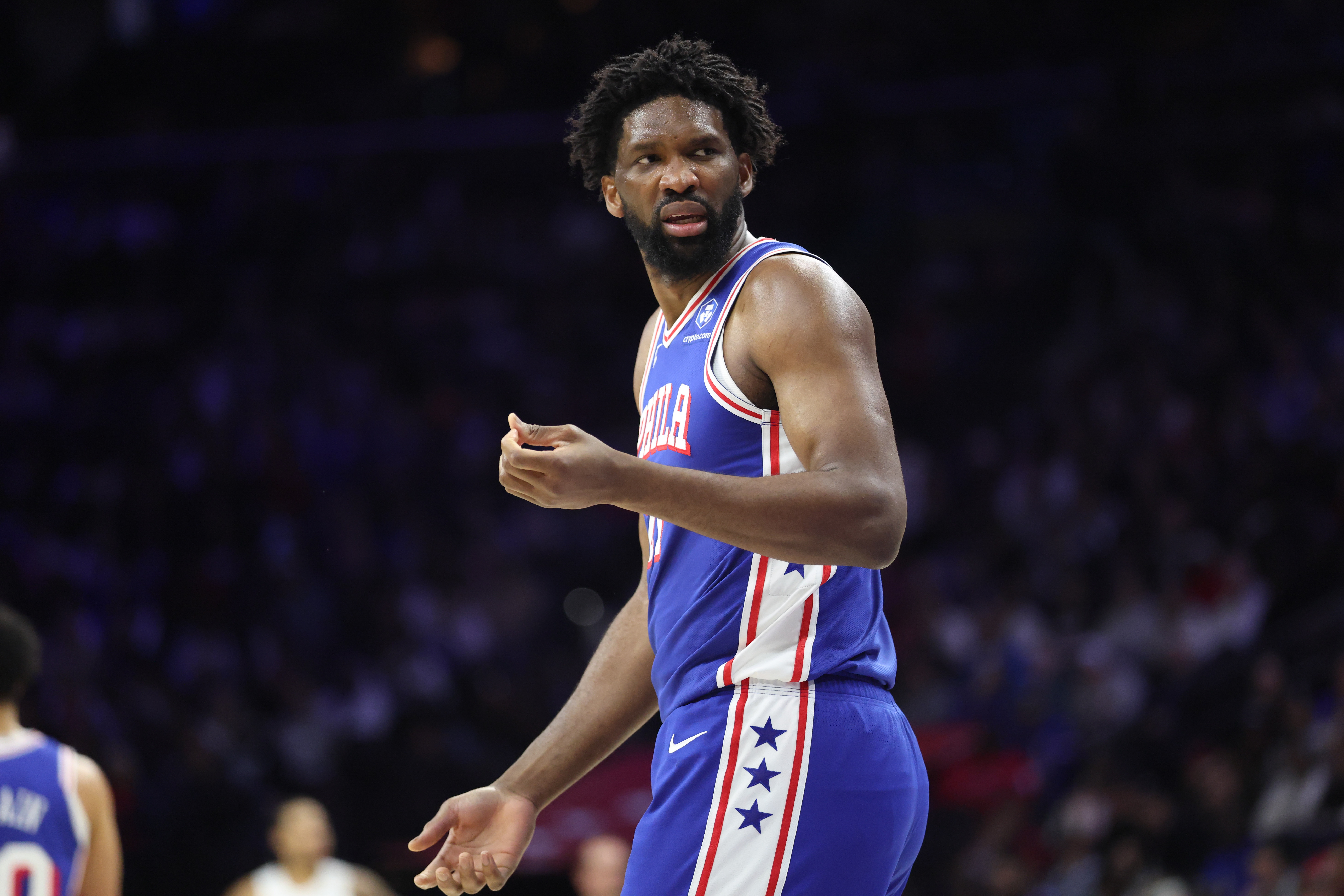 app下载-火箭助教：恩比德骗犯规太疯狂了 他现在只想着进攻&amp;要让申京突他